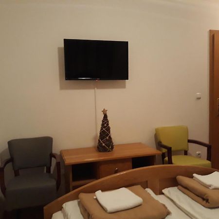 Gradska Kavana Guest House Kupres  Rum bild