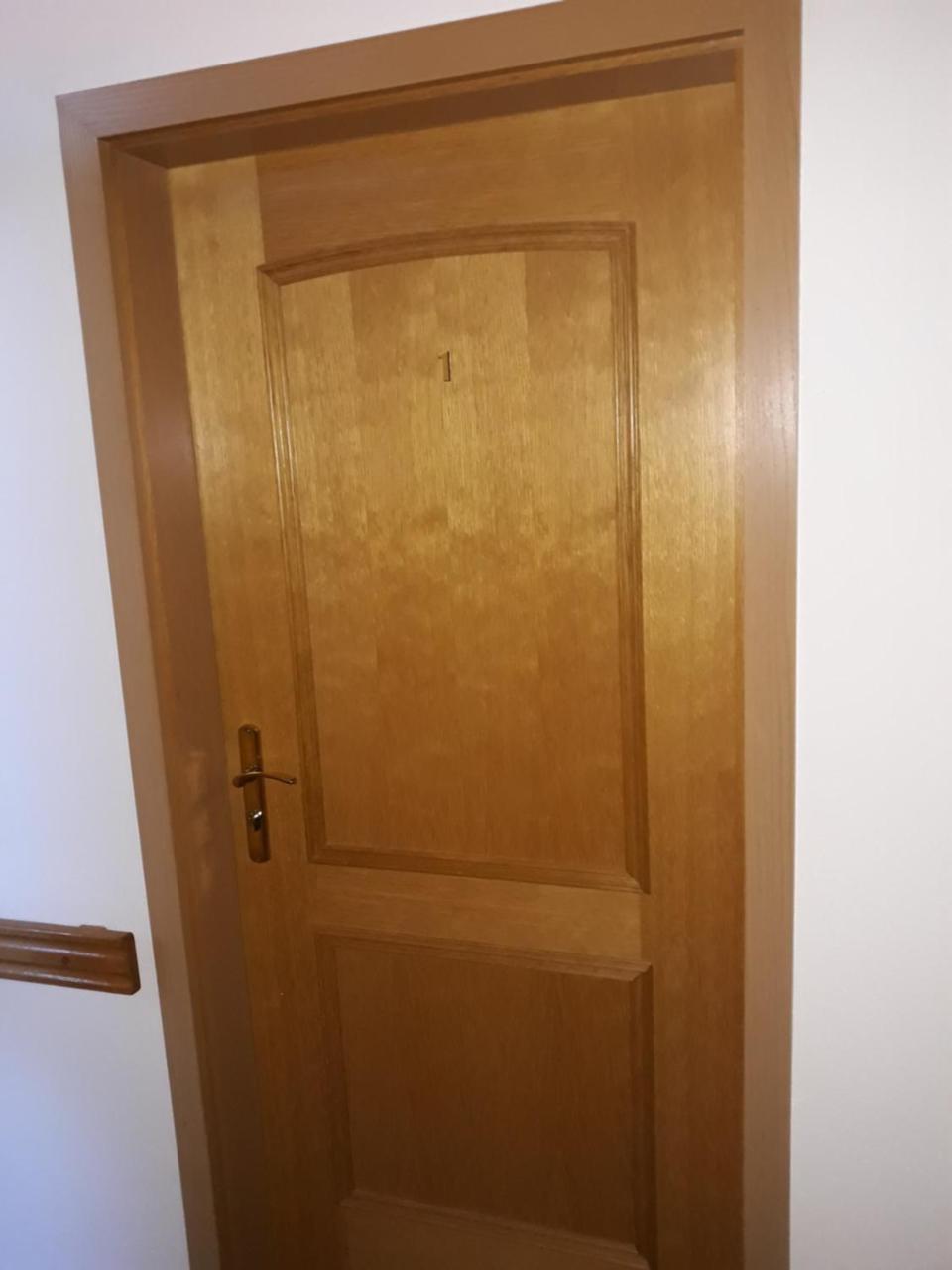 Gradska Kavana Guest House Kupres  Exteriör bild